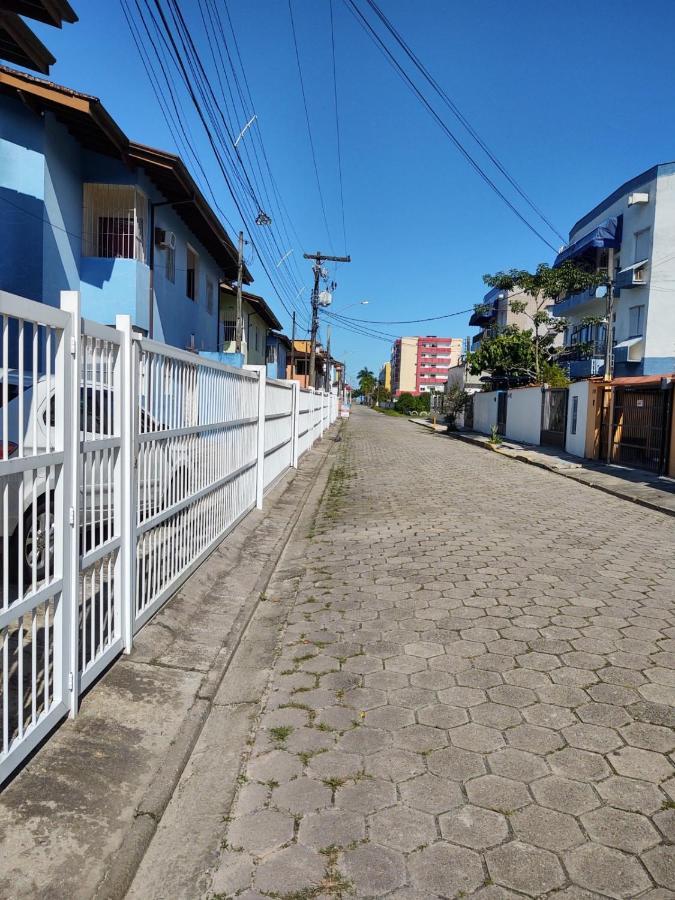 Apartamento Ubatuba - Praia grande - 200m da praia Bagian luar foto