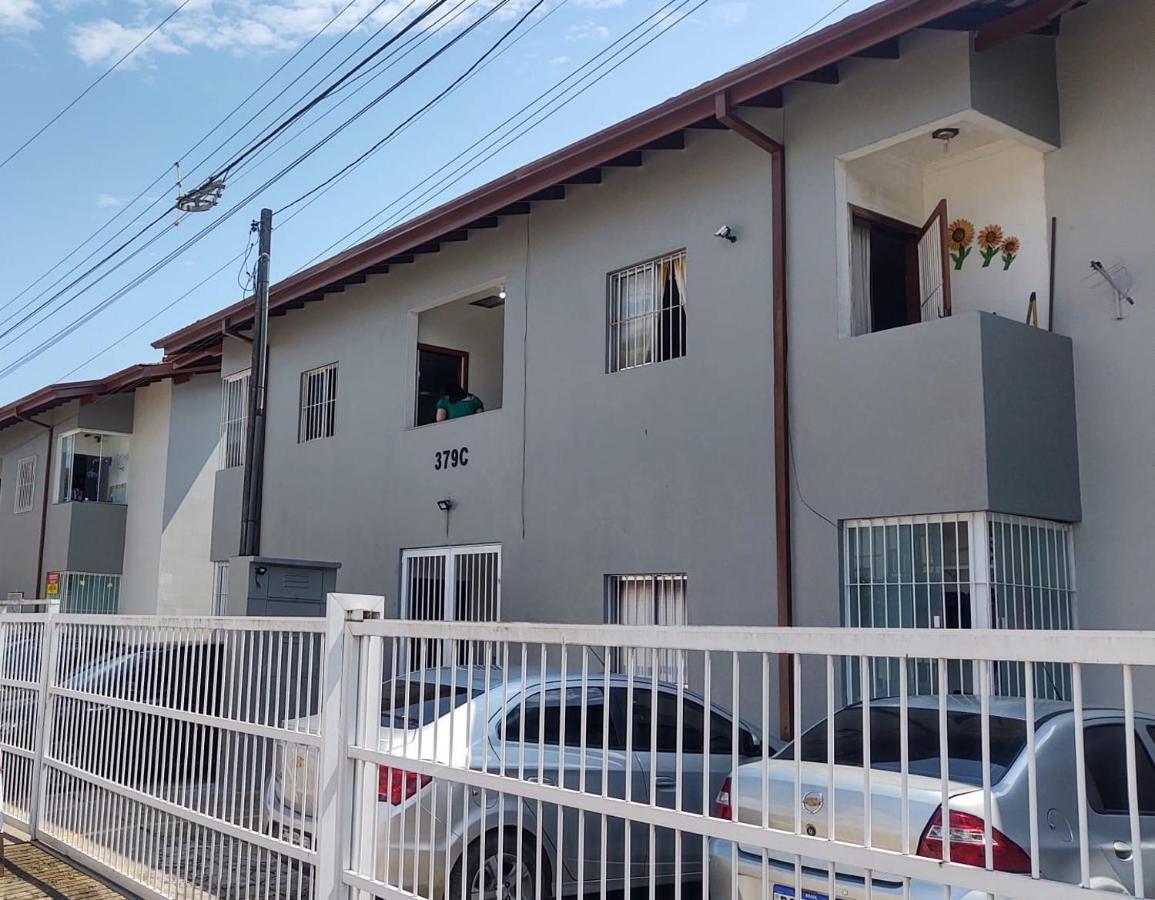 Apartamento Ubatuba - Praia grande - 200m da praia Bagian luar foto